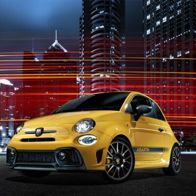 Abarth 595 Competizione Performance Packageを発売